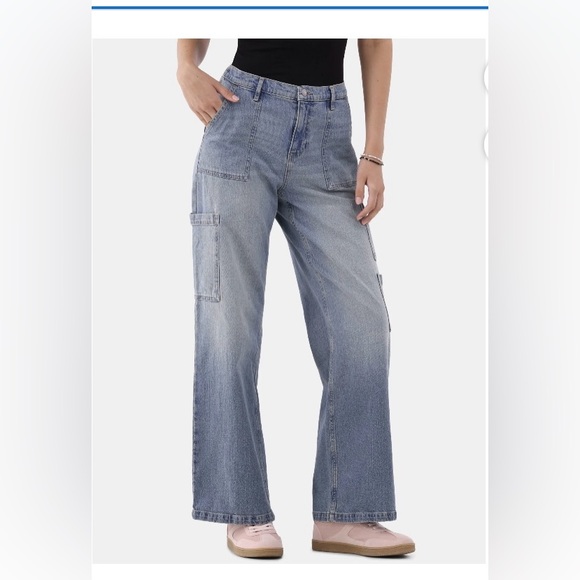 No Boundaries Wide Leg Cargo Pants - Picture 3 of 5